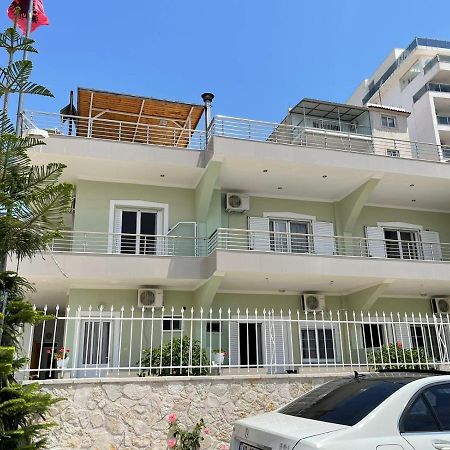 Villa Xhevdet Sarande Luaran gambar