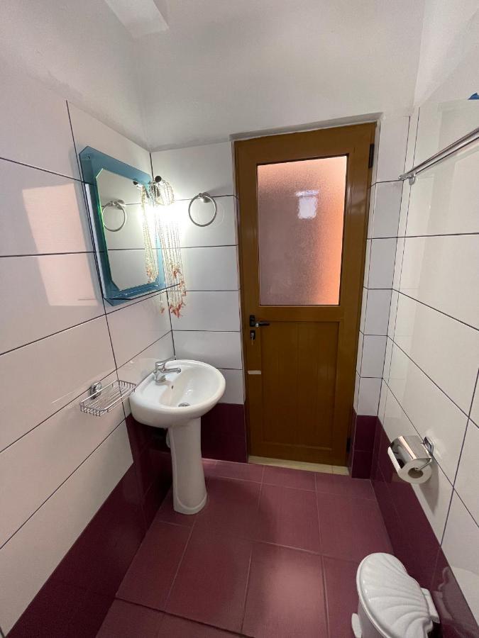 Villa Xhevdet Sarande Luaran gambar