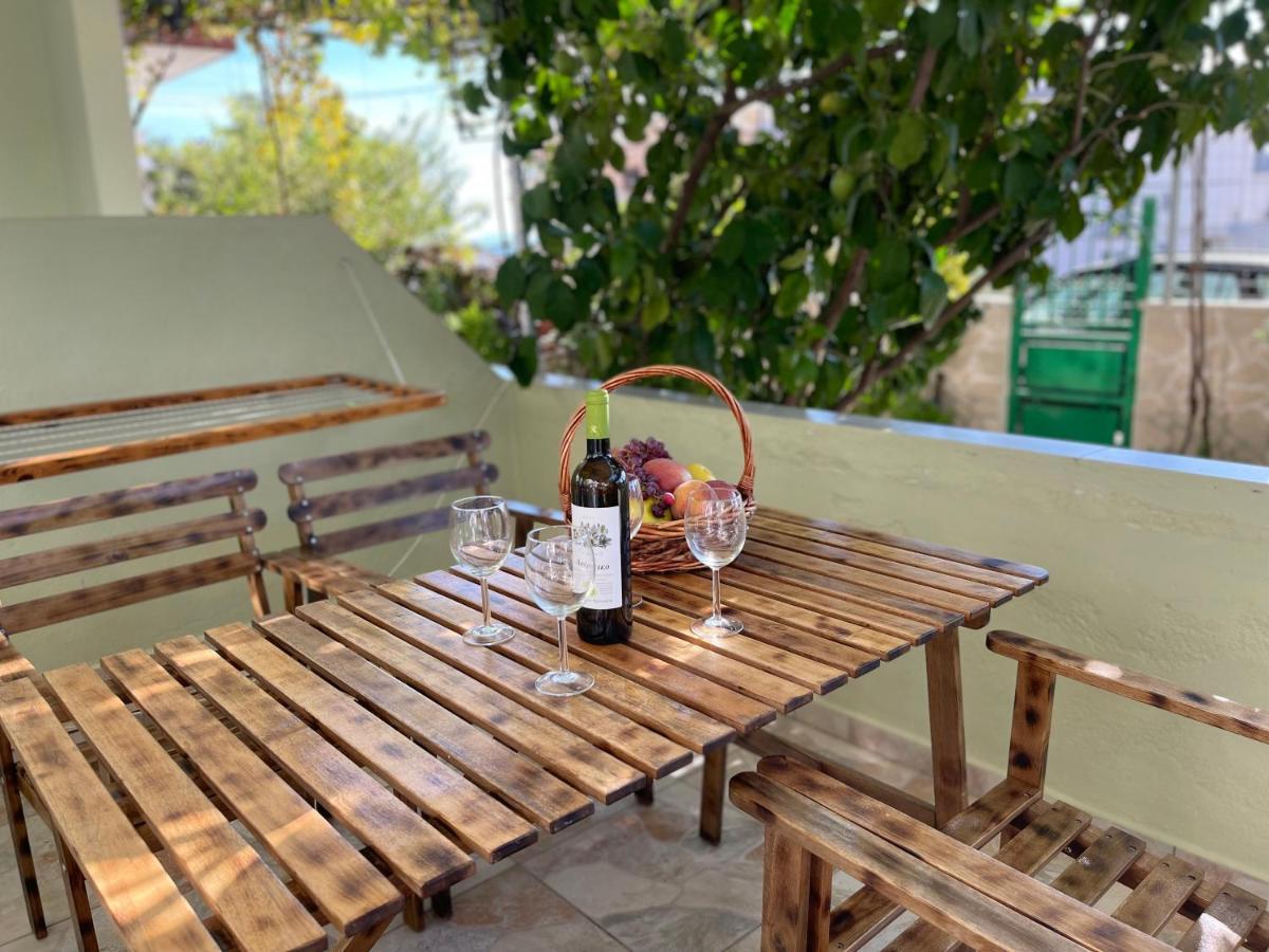 Villa Xhevdet Sarande Luaran gambar