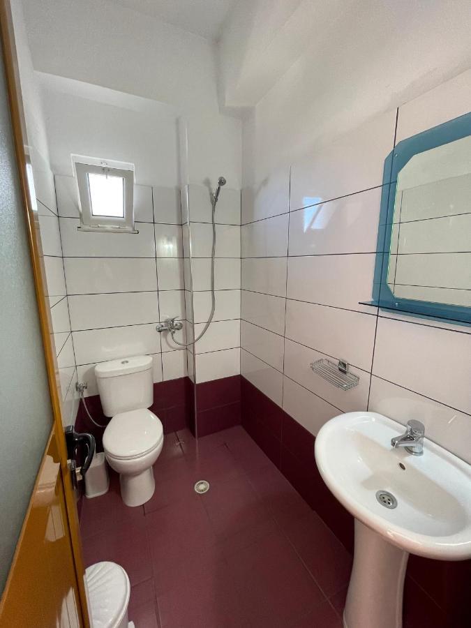 Villa Xhevdet Sarande Luaran gambar