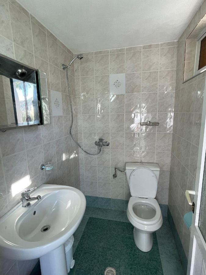 Villa Xhevdet Sarande Luaran gambar