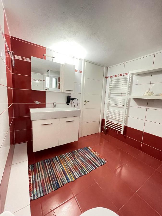 Villa Xhevdet Sarande Luaran gambar