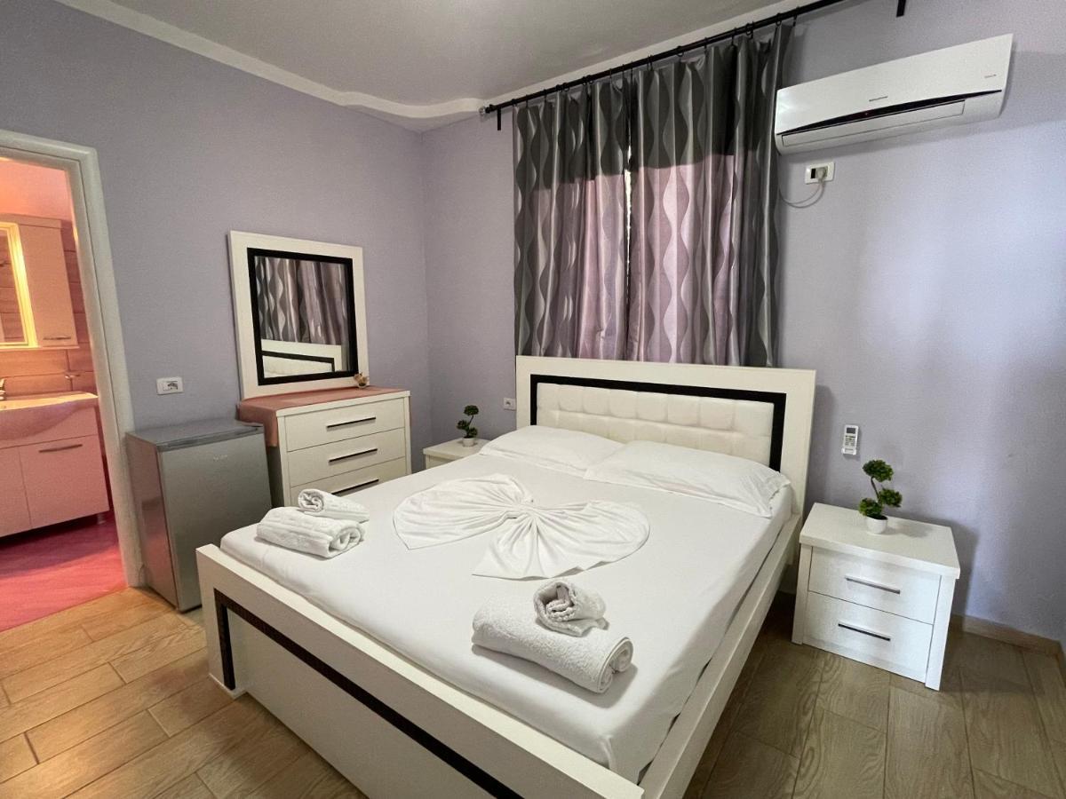 Villa Xhevdet Sarande Luaran gambar