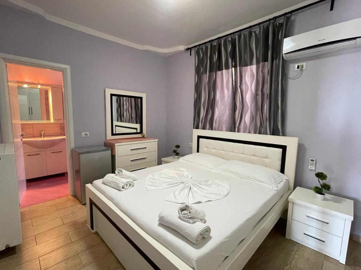 Villa Xhevdet Sarande Luaran gambar