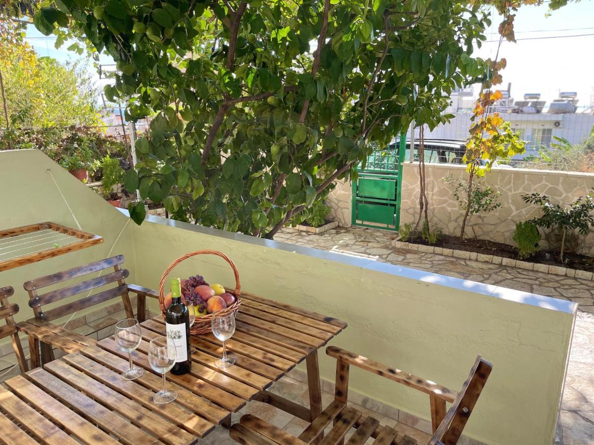 Villa Xhevdet Sarande Luaran gambar
