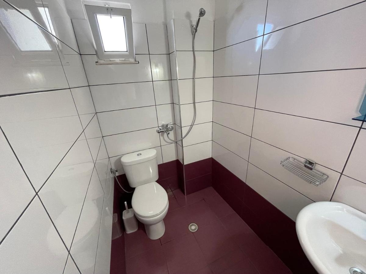 Villa Xhevdet Sarande Luaran gambar