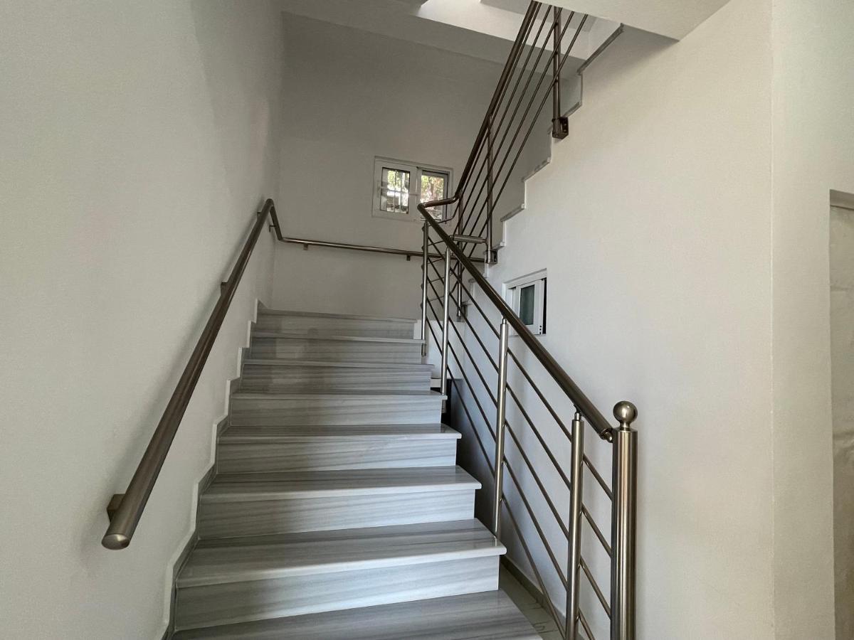 Villa Xhevdet Sarande Luaran gambar