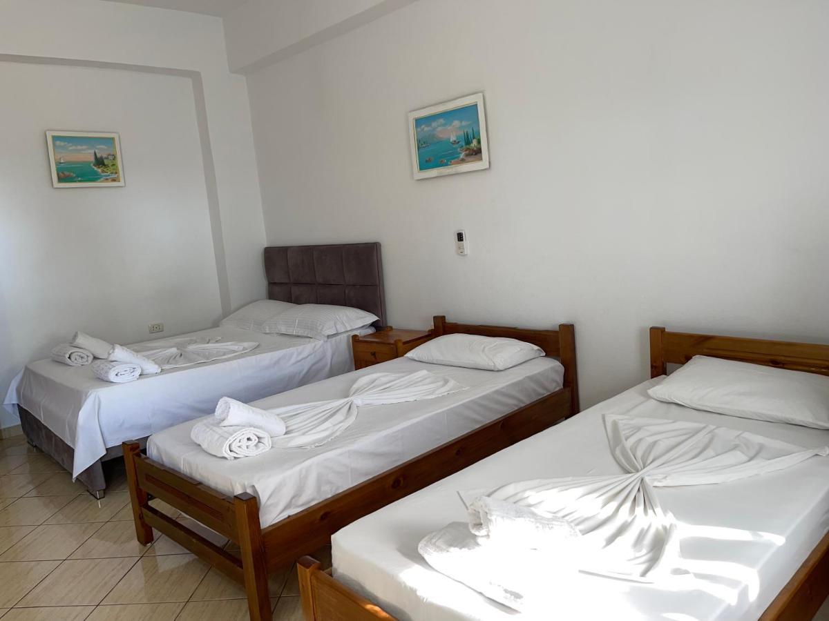 Villa Xhevdet Sarande Luaran gambar