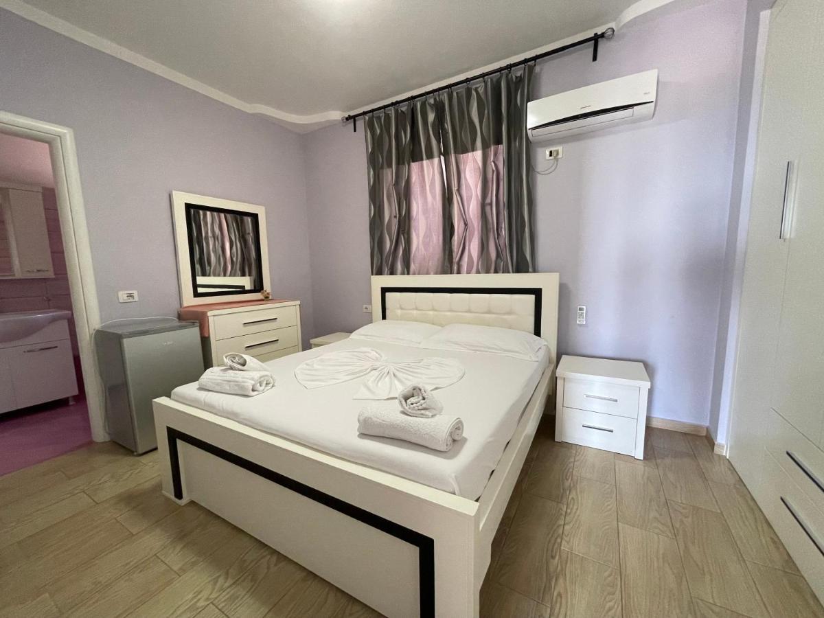 Villa Xhevdet Sarande Luaran gambar