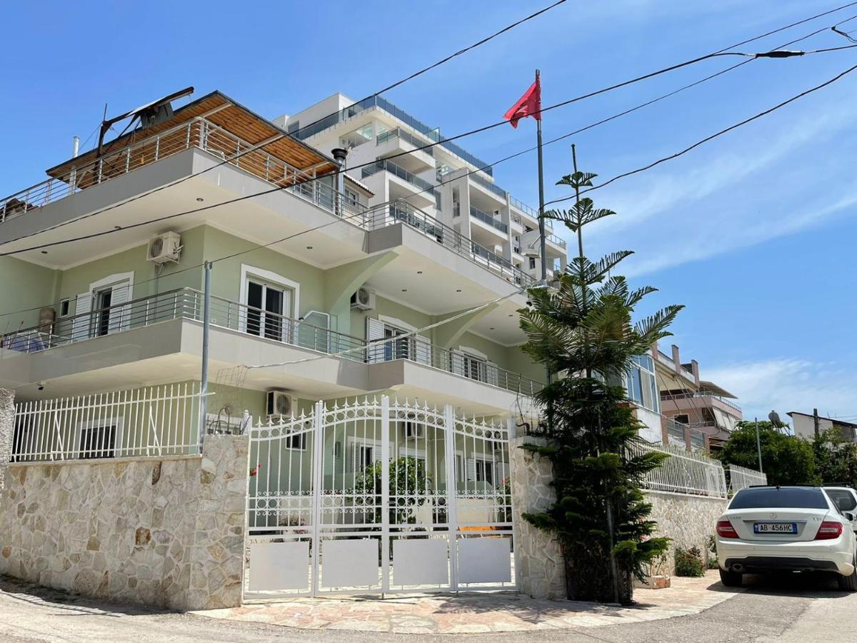 Villa Xhevdet Sarande Luaran gambar